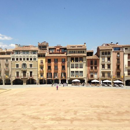 Apartaments Vicus 2 Con Vistas A La Plaza Mayor De Вик Экстерьер фото