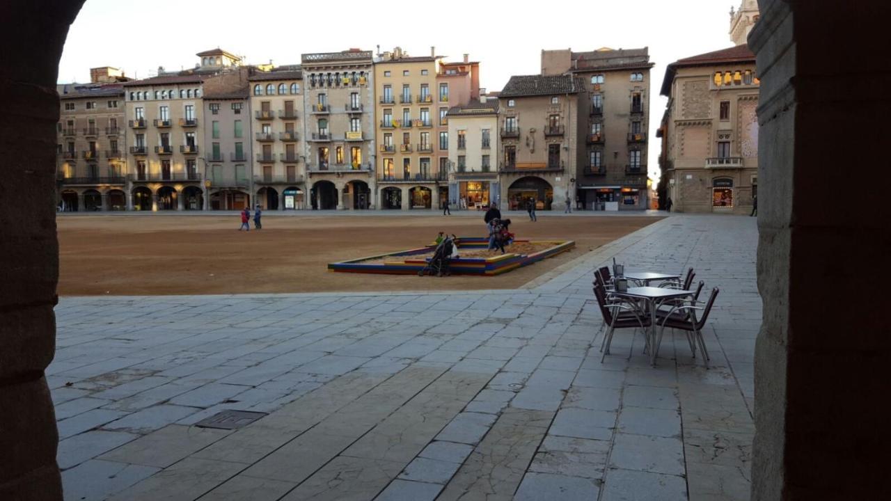 Apartaments Vicus 2 Con Vistas A La Plaza Mayor De Вик Экстерьер фото