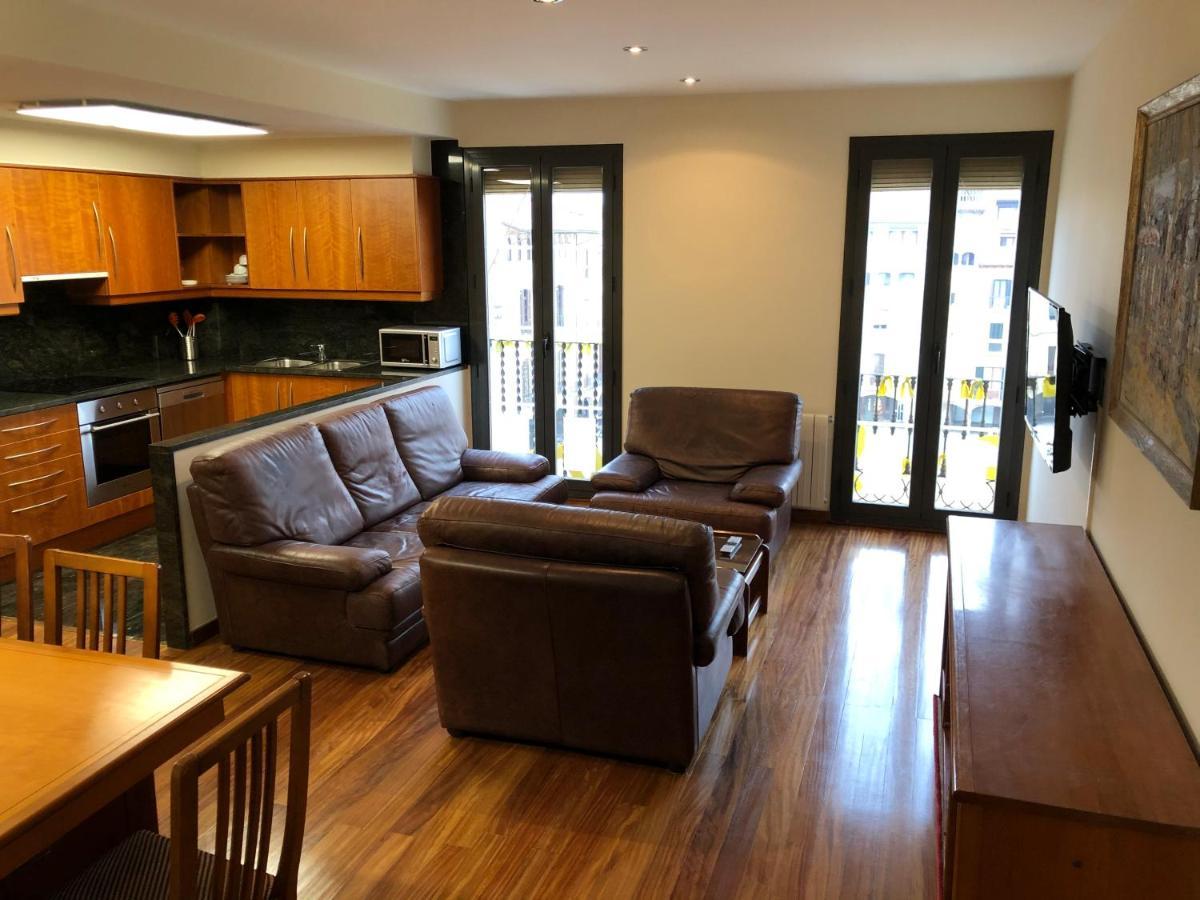 Apartaments Vicus 2 Con Vistas A La Plaza Mayor De Вик Экстерьер фото